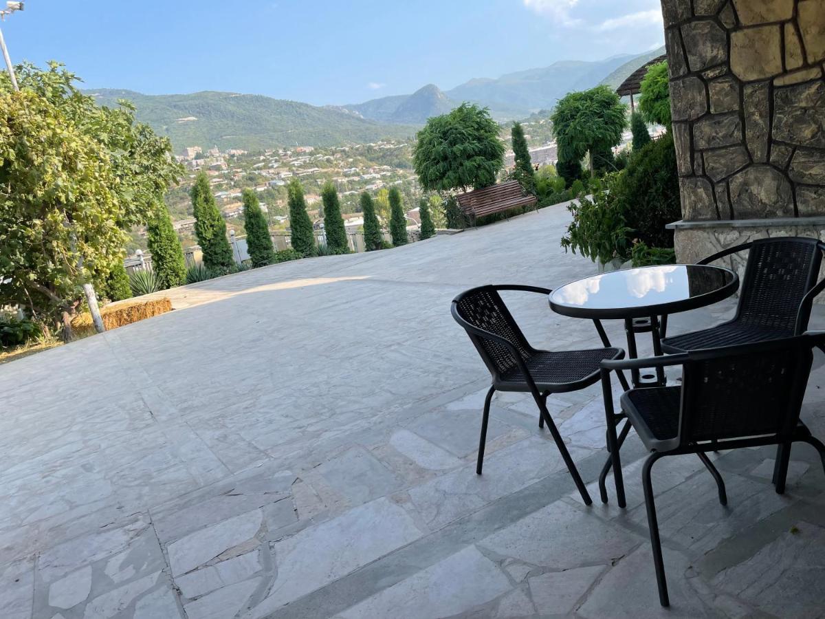 Kamar Hotel Idzsevan Kültér fotó