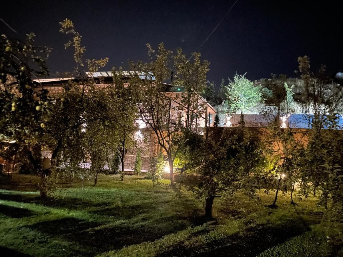 Kamar Hotel Idzsevan Kültér fotó