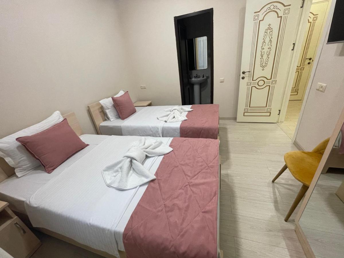 Kamar Hotel Idzsevan Kültér fotó